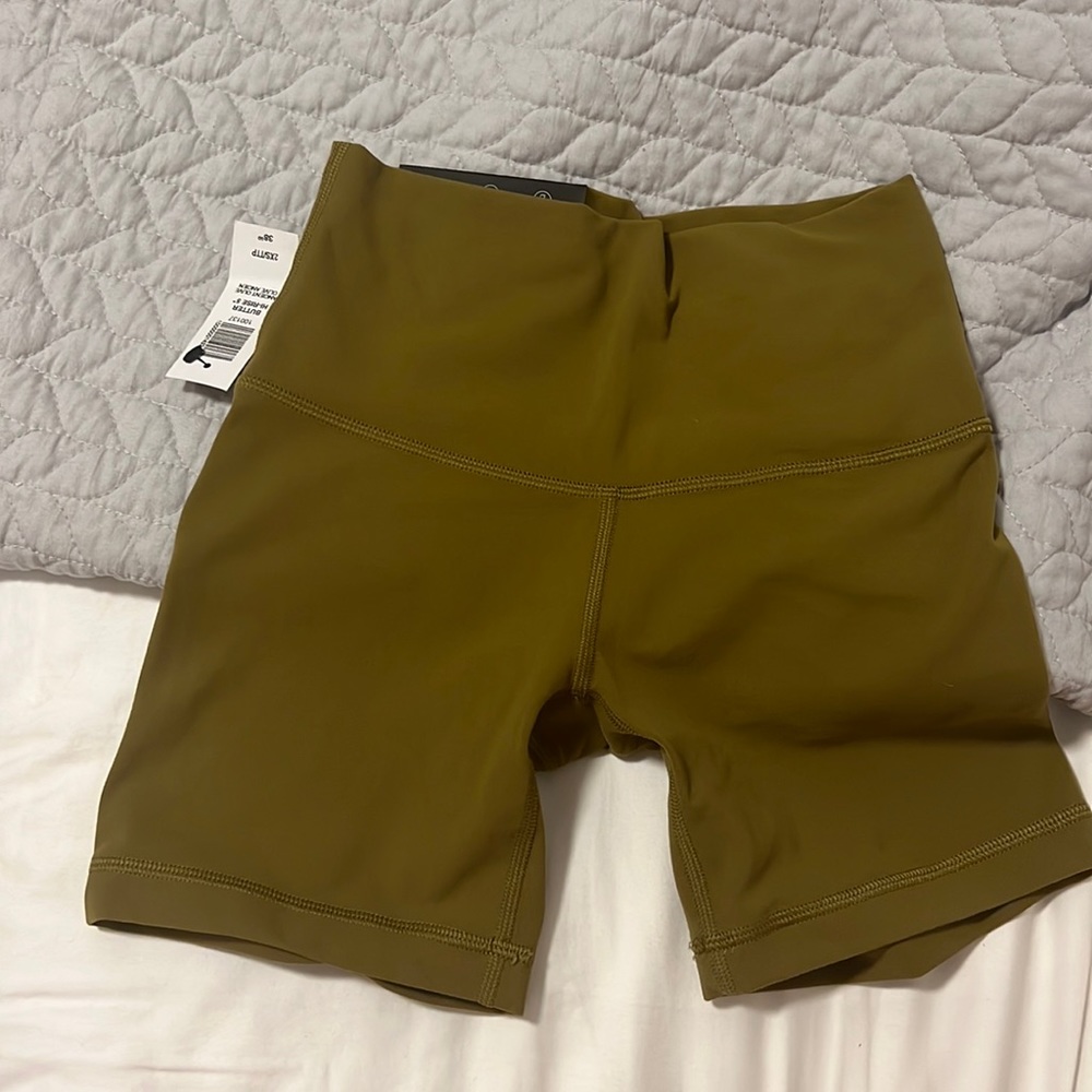 Aritizia Biker Shorts 5” xxs 2xs Olive Tna Butter